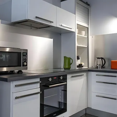 Spacieux Duplex Design - Centre Appartement *