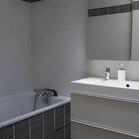 Spacieux Duplex Design - Centre