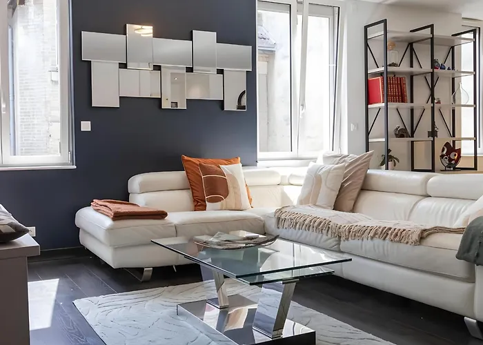 Spacieux Duplex Design - Centre Apartment *