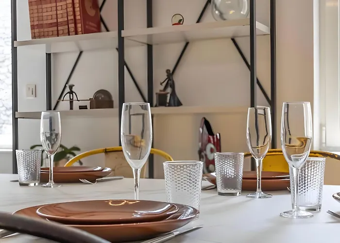 Spacieux Duplex Design - Centre * Reims