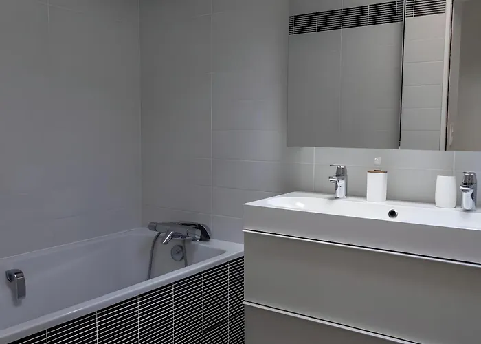 Spacieux Duplex Design - Centre