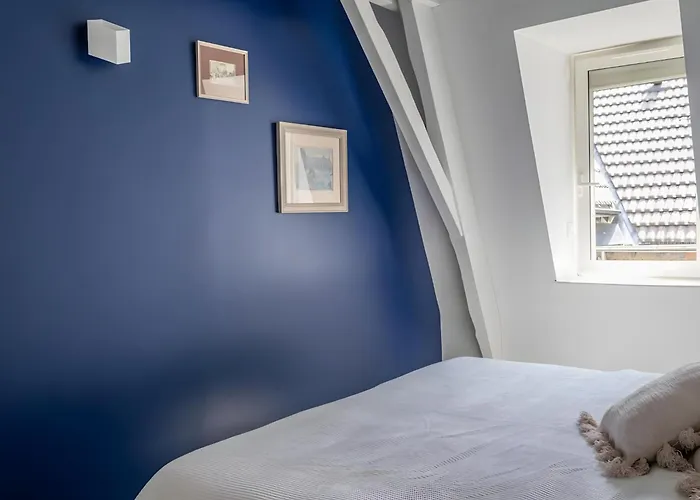 Spacieux Duplex Design - Centre * Reims