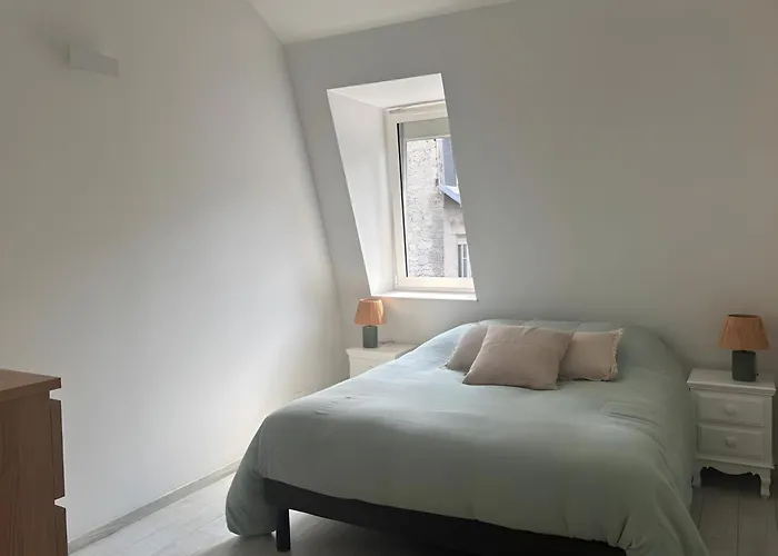 Spacieux Duplex Design - Centre *